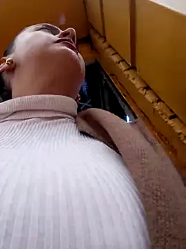 Cherry 1992 online show from 02-19-25, 03:38