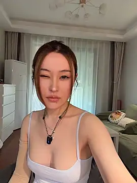 Snapshot of sphynx-_- chatting on 04-26-26, 09:18 sphynx- - online show from 04-26-26, 09:18
