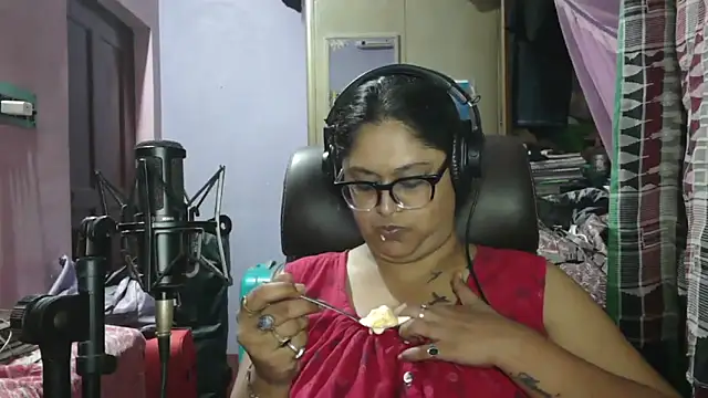 Snapshot of bigtits96 chatting on 02-27-25, 08:53 bigtits96 online show from 02-27-25, 08:53