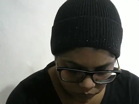 Sultryindianx100 online show from 04-22-26, 08:50