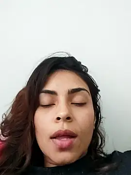 Snapshot of Ivanna2 chatting on 03-12-25, 09:03 Ivanna2 online show from 03-12-25, 09:03