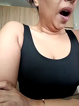 Snapshot of Ivanna2 chatting on 09-10-25, 12:27 Ivanna2 online show from 09-10-25, 12:27