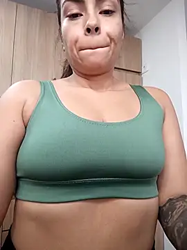 Snapshot of Ivanna2 chatting on 11-06-25, 12:50 Ivanna2 online show from 11-06-25, 12:50