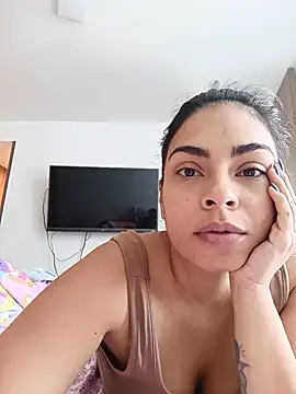 Snapshot of Ivanna2 chatting on 05-07-26, 01:38 Ivanna2 online show from 05-07-26, 01:38