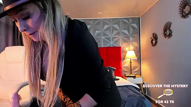 Holly madison  online show from 02-23-25, 04:02