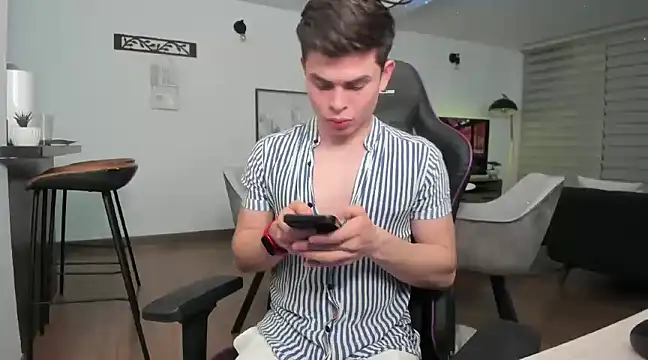 alejooo twink online show from 03-01-25, 06:35