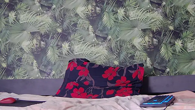 Snapshot of Alison_Drew chatting on 12-02-25, 10:16 Alison Drew online show from 12-02-25, 10:16