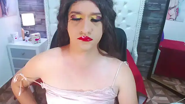 Snapshot of TRINY_TS chatting on 01-02-25, 08:46 TRINY TS online show from 01-02-25, 08:46