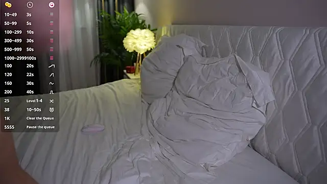 CatchMe1 online show from 10-12-25, 05:01