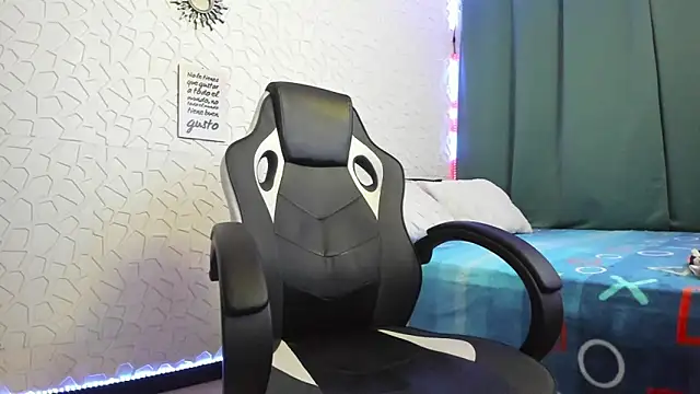 Snapshot of litoxx_cass chatting on 01-17-25, 10:11 litoxx cass online show from 01-17-25, 10:11