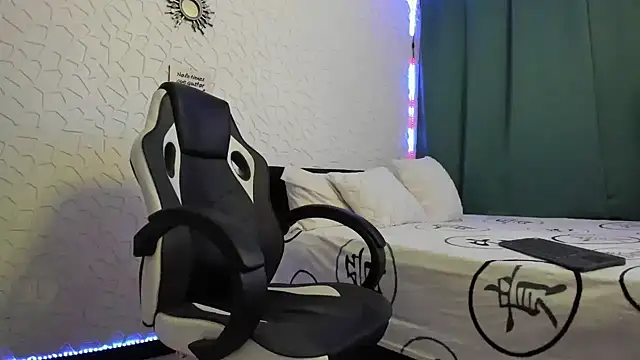 Snapshot of litoxx_cass chatting on 03-22-25, 02:27 litoxx cass online show from 03-22-25, 02:27