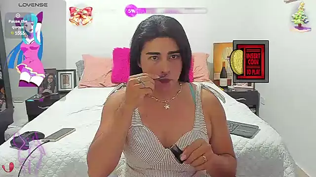 Snapshot of Khalifa_Gold chatting on 01-27-25, 05:14 Khalifa Gold online show from 01-27-25, 05:14