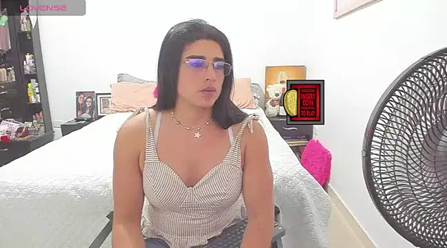 Snapshot of Khalifa_Gold chatting on 02-04-25, 09:17 Khalifa Gold online show from 02-04-25, 09:17