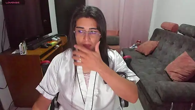 Snapshot of Khalifa_Gold chatting on 02-14-25, 06:56 Khalifa Gold online show from 02-14-25, 06:56