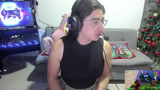 Snapshot of Khalifa_Gold chatting on 11-27-25, 01:18 Khalifa Gold online show from 11-27-25, 01:18