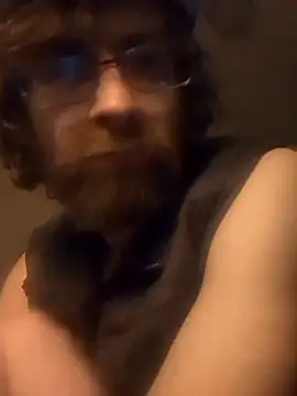 Snapshot of Bottomslut4tops84 chatting on 12-17-25, 09:37 Bottomslut4tops84 online show from 12-17-25, 09:37