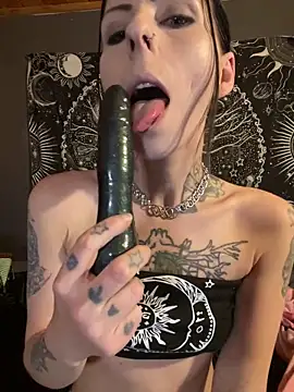 Snapshot of TeenyDoll chatting on 12-29-24, 03:11 TeenyDoll online show from 12-29-24, 03:11