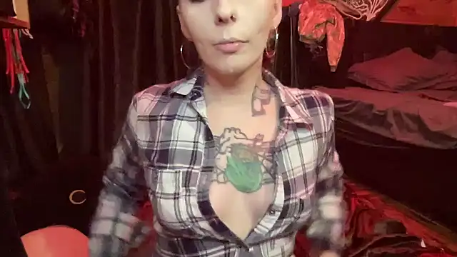 Snapshot of TeenyDoll chatting on 10-20-25, 01:17 TeenyDoll online show from 10-20-25, 01:17