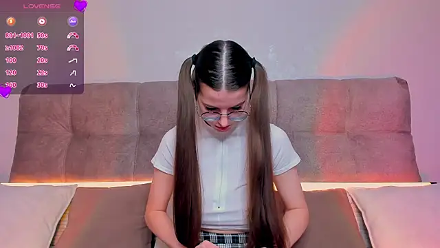 Snapshot of AriellaTesk chatting on 02-06-25, 05:14 AriellaTesk online show from 02-06-25, 05:14