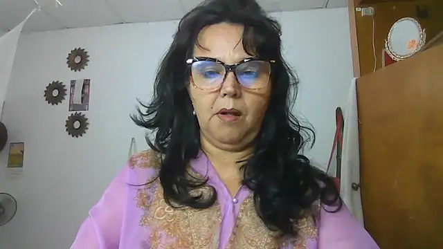 Snapshot of samyjons chatting on 11-05-25, 01:00 samyjons online show from 11-05-25, 01:00