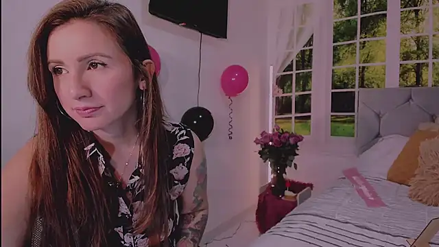 vanessabrown  online show from 04-21-26, 03:39