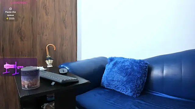 Snapshot of Mature_Skinny chatting on 11-10-25, 01:43 Mature Skinny online show from 11-10-25, 01:43