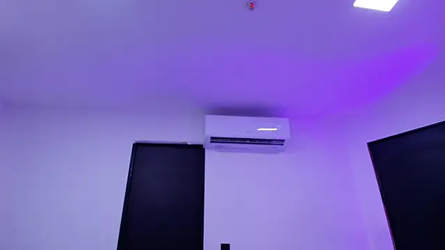 sofi decker online show from 07-24-26, 03:15