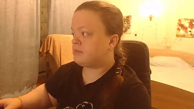 Janiffer MiMi online show from 01-19-25, 07:04