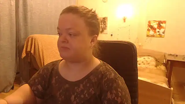 Janiffer MiMi online show from 01-31-25, 06:14