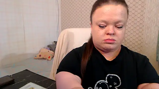 Snapshot of Janiffer_MiMi chatting on 05-27-26, 01:57 Janiffer MiMi online show from 05-27-26, 01:57