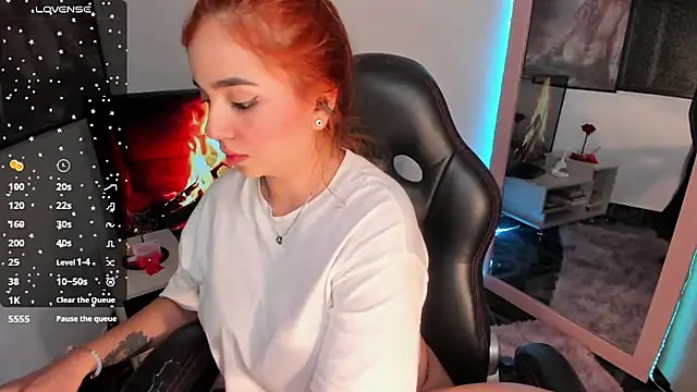 Snapshot of GiaBrooksX chatting on 03-17-25, 07:24 GiaBrooksX online show from 03-17-25, 07:24