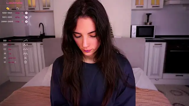 Holla Molly online show from 02-22-25, 05:44