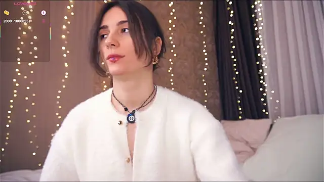 Holla Molly online show from 01-18-26, 05:55