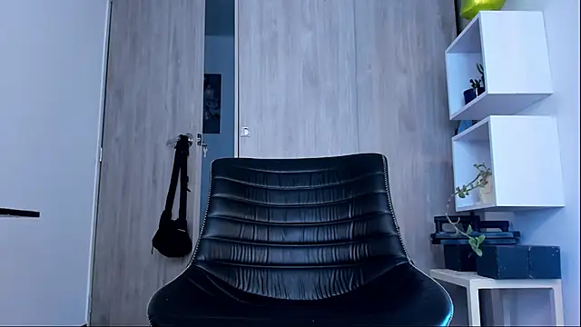 Snapshot of Ricardo_1998 chatting on 02-16-25, 06:54 Ricardo 1998 online show from 02-16-25, 06:54