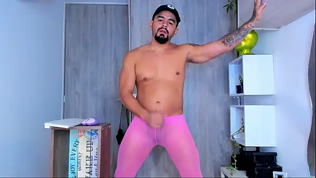 Snapshot of Ricardo_1998 chatting on 02-27-25, 01:59 Ricardo 1998 online show from 02-27-25, 01:59