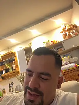 Snapshot of Ricardo_1998 chatting on 10-26-25, 04:07 Ricardo 1998 online show from 10-26-25, 04:07