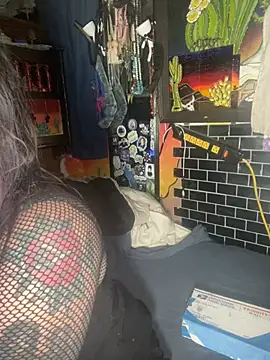 1-800-FUCKYOU online show from 01-04-25, 02:56