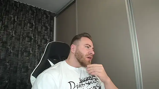 Thori92 online show from 03-02-25, 04:32