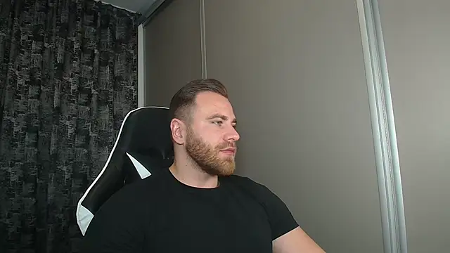 Thori92 online show from 10-30-25, 05:46