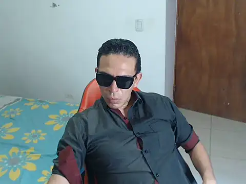 jeancarloscum12 online show from 06-12-26, 10:41