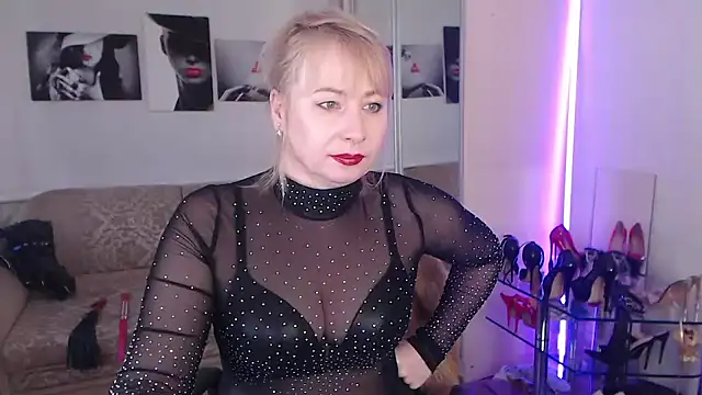 Snapshot of MistressMilfa chatting on 02-28-25, 10:52 MistressMilfa online show from 02-28-25, 10:52