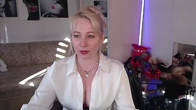 Snapshot of MistressMilfa chatting on 02-28-26, 01:56 MistressMilfa online show from 02-28-26, 01:56