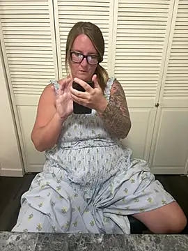 Lizzyloo online show from 04-19-26, 07:16