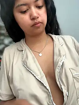 Peach Girll online show from 04-24-26, 03:03