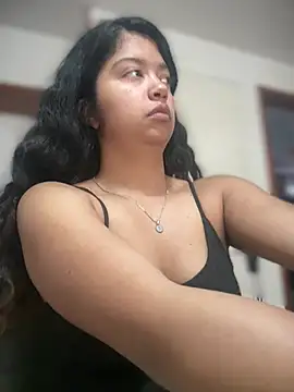 Peach Girll online show from 06-16-26, 06:32
