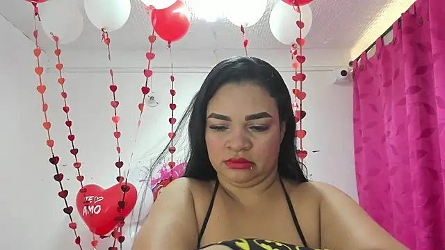 Snapshot of Cloe_35 chatting on 02-12-25, 03:38 Cloe 35 online show from 02-12-25, 03:38