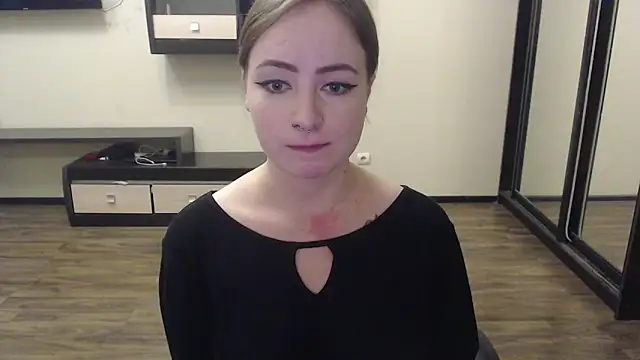 Laralianna online show from 12-11-24, 01:17