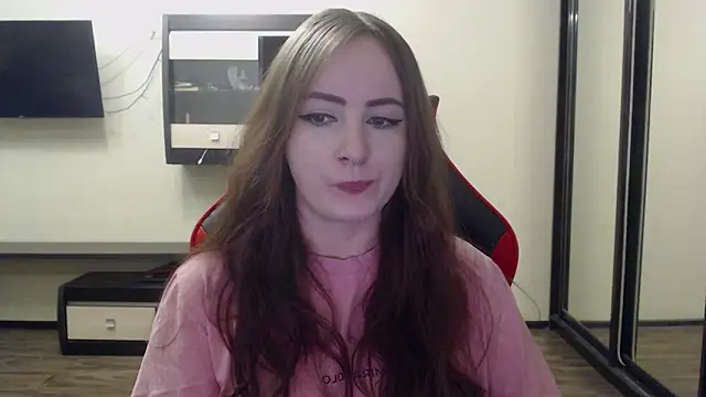 Laralianna online show from 12-24-24, 05:44