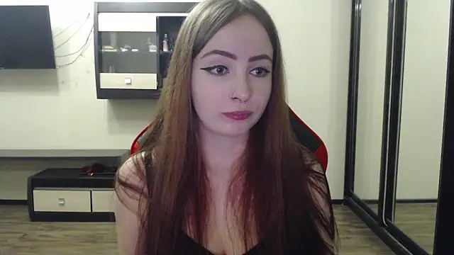 Laralianna online show from 02-18-25, 12:39