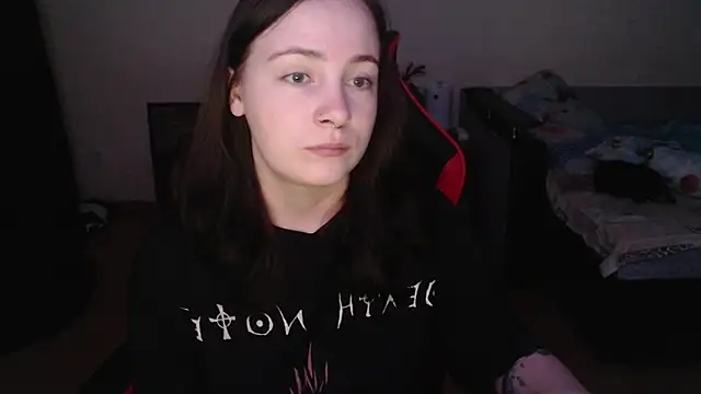 Laralianna online show from 12-15-25, 06:12